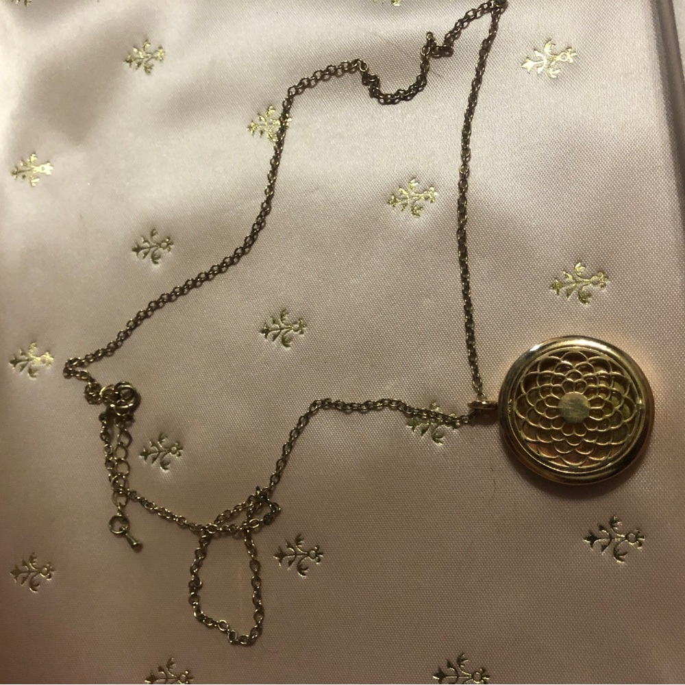 Aromatherapy Magnetic Witches Pendant Necklace